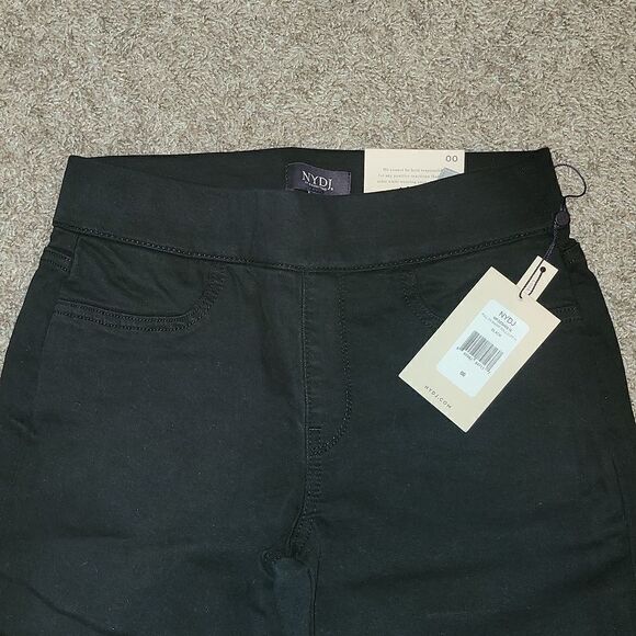 NYDJ Black Pull On Denim Stretch Lift Tuck Technology Stretch Shorts New Size 00 - Picture 3 of 9